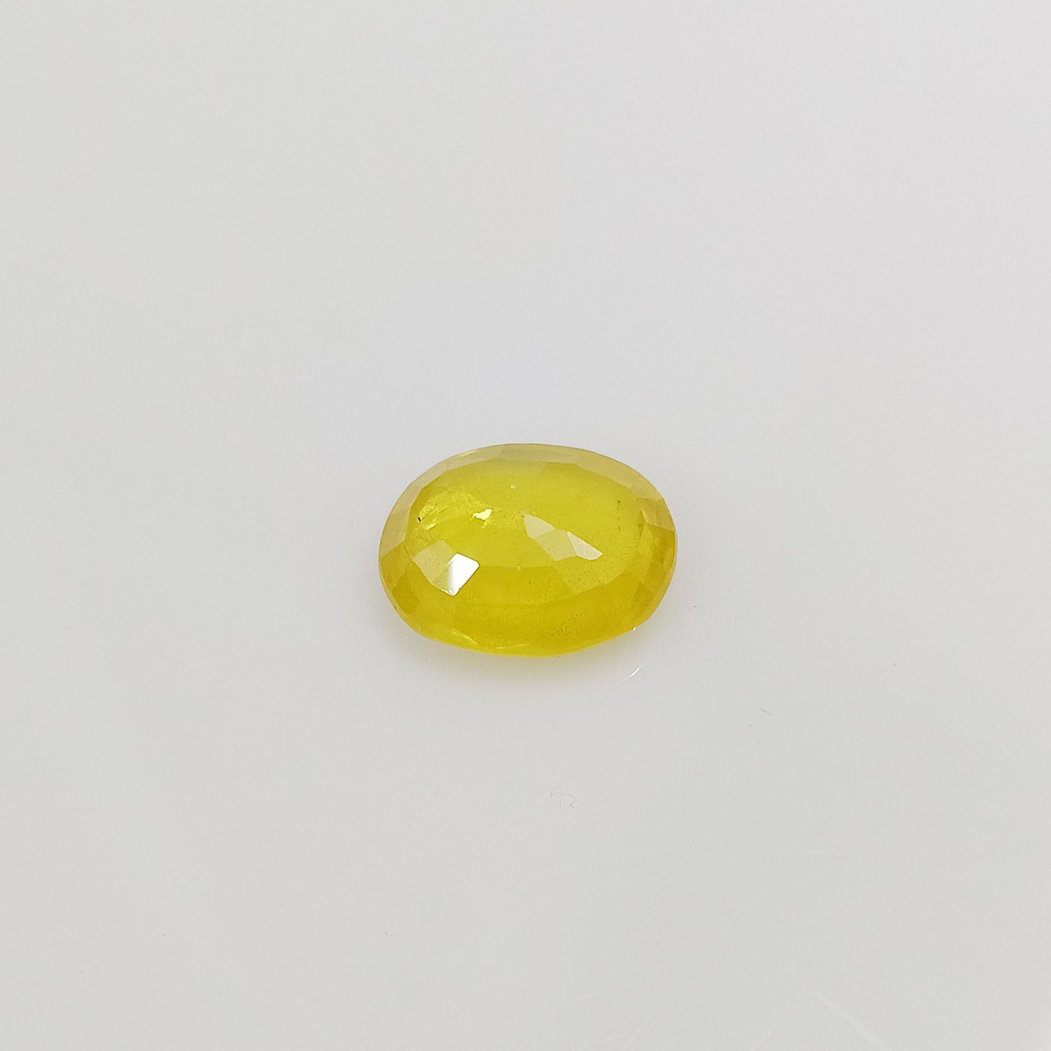 Natural Yellow Sapphire (Nigeria) (Heated) Oval Faceted (4.30 Cts. / 4.75 Ratti)