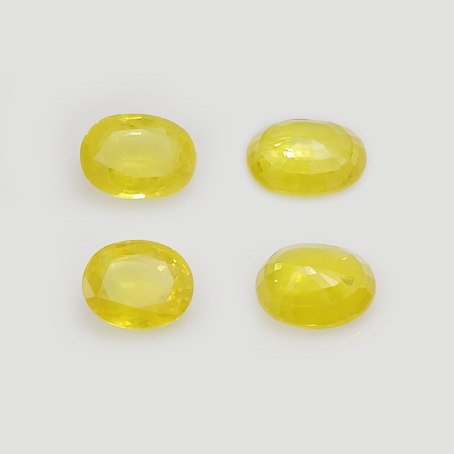 Natural Yellow Sapphire (Nigeria) (Heated) Oval Faceted (4.34 Cts. / 4.75 Ratti)
