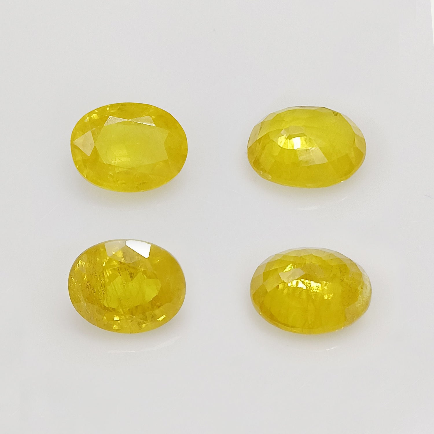 Natural Yellow Sapphire (Nigeria) (Heated) Oval Faceted (4.39 Cts. / 4.75 Ratti)