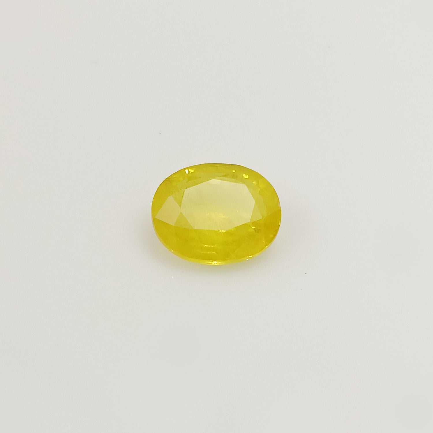 Natural Yellow Sapphire (Nigeria) (Heated) Oval Faceted (4.42 Cts. / 4.75 Ratti)