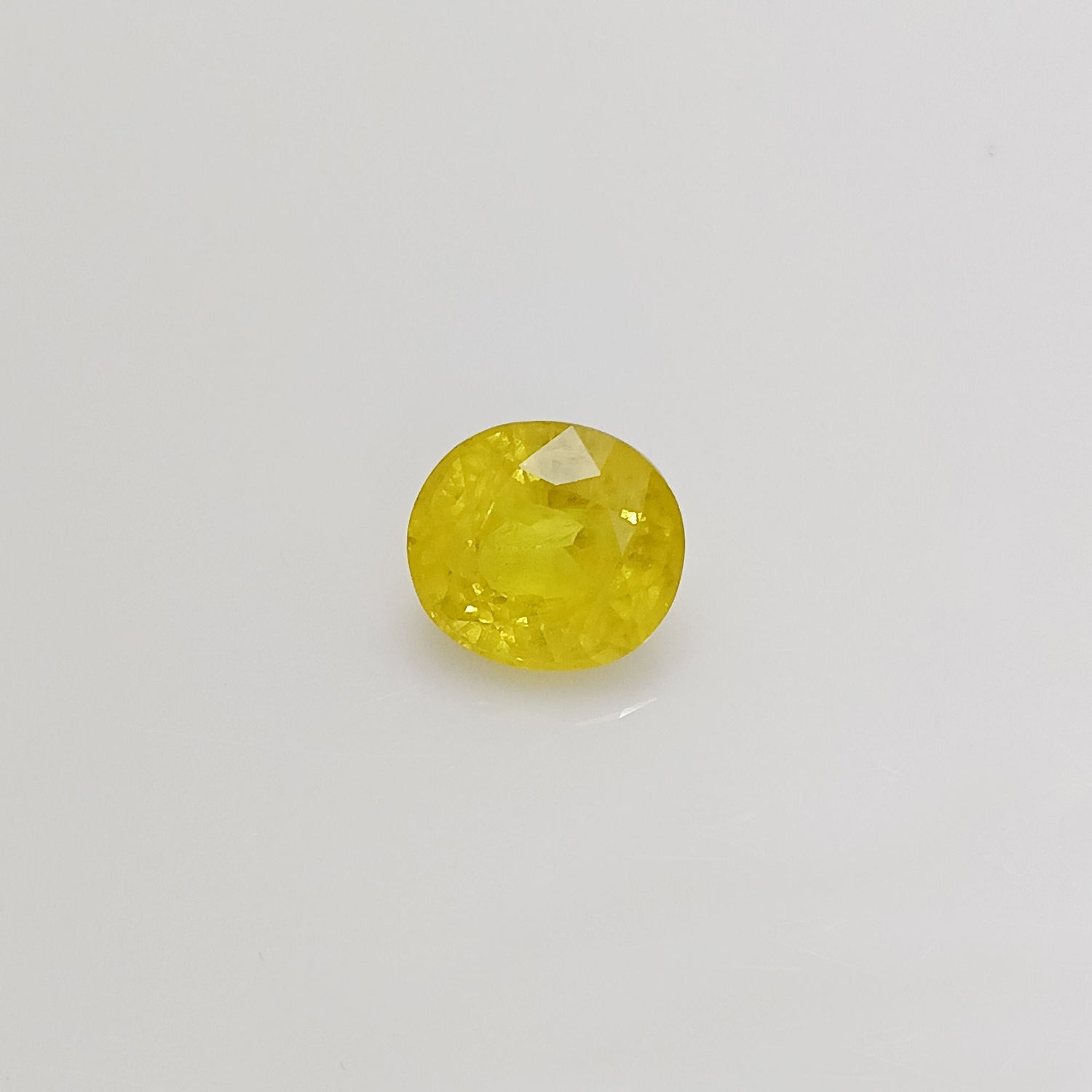 Natural Yellow Sapphire (Nigeria) (Heated) Oval Faceted (4.44 Cts. / 4.75 Ratti)