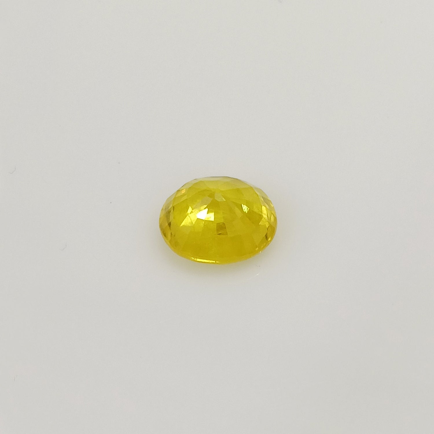 Natural Yellow Sapphire (Nigeria) (Heated) Oval Faceted (4.44 Cts. / 4.75 Ratti)