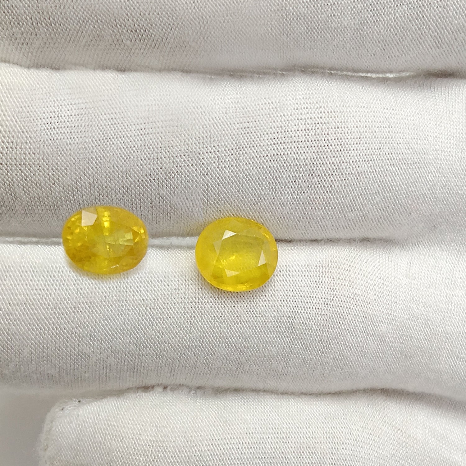 Natural Yellow Sapphire (Nigeria) (Heated) Oval Faceted (4.48 Cts. / 5 Ratti)
