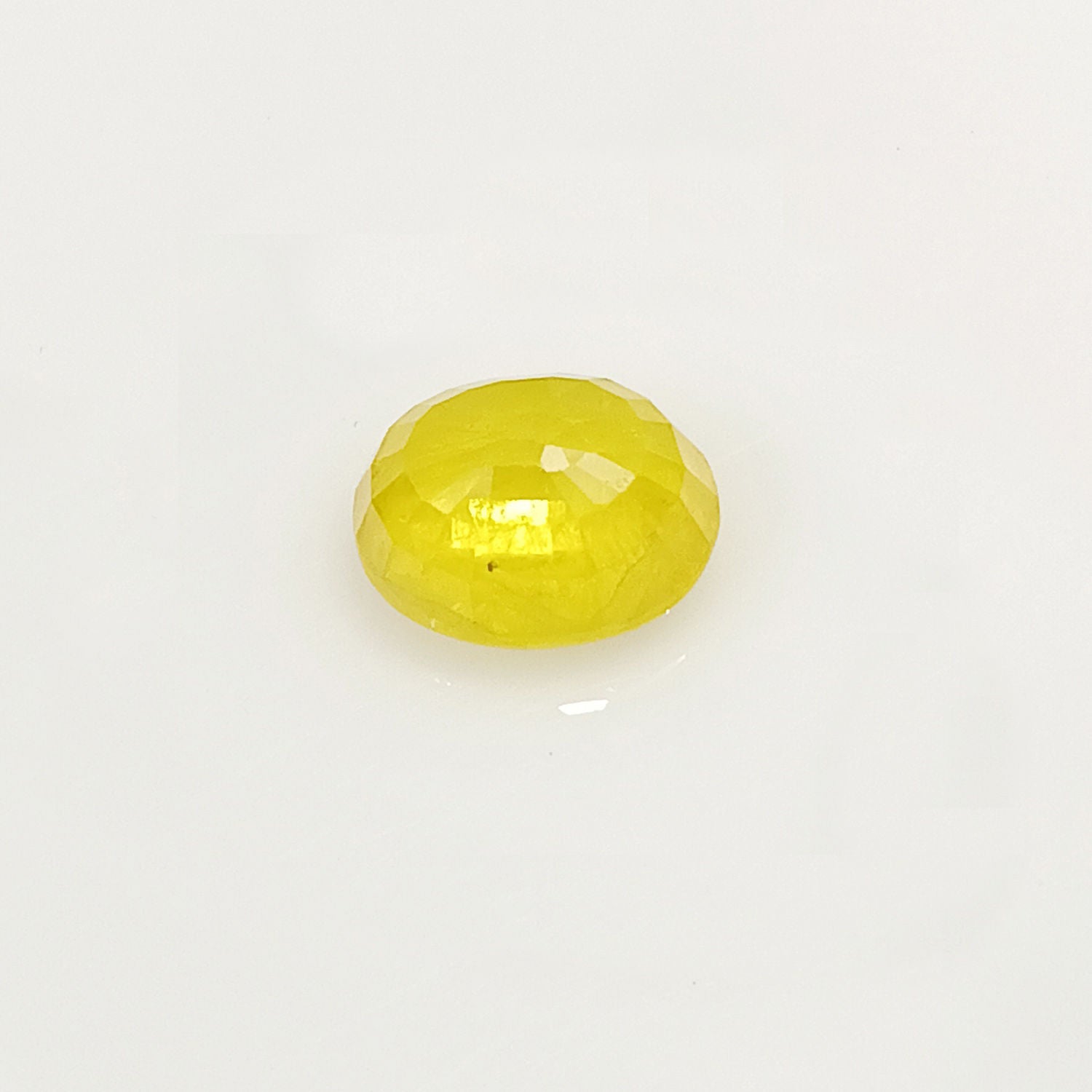 Natural Yellow Sapphire (Nigeria) (Heated) Oval Faceted (4.53 Cts. / 5 Ratti)