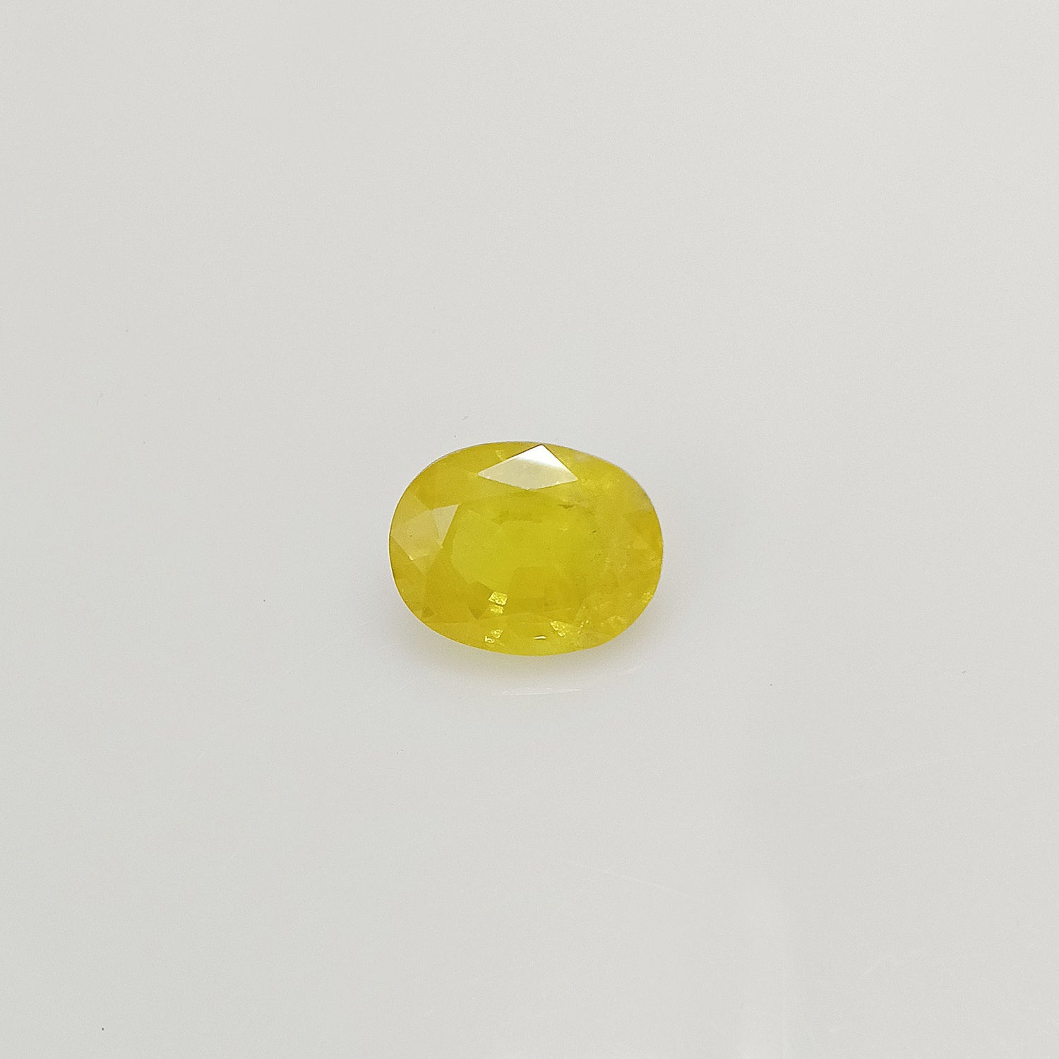 Natural Yellow Sapphire (Nigeria) (Heated) Oval Faceted (4.55 Cts. / 5 Ratti)