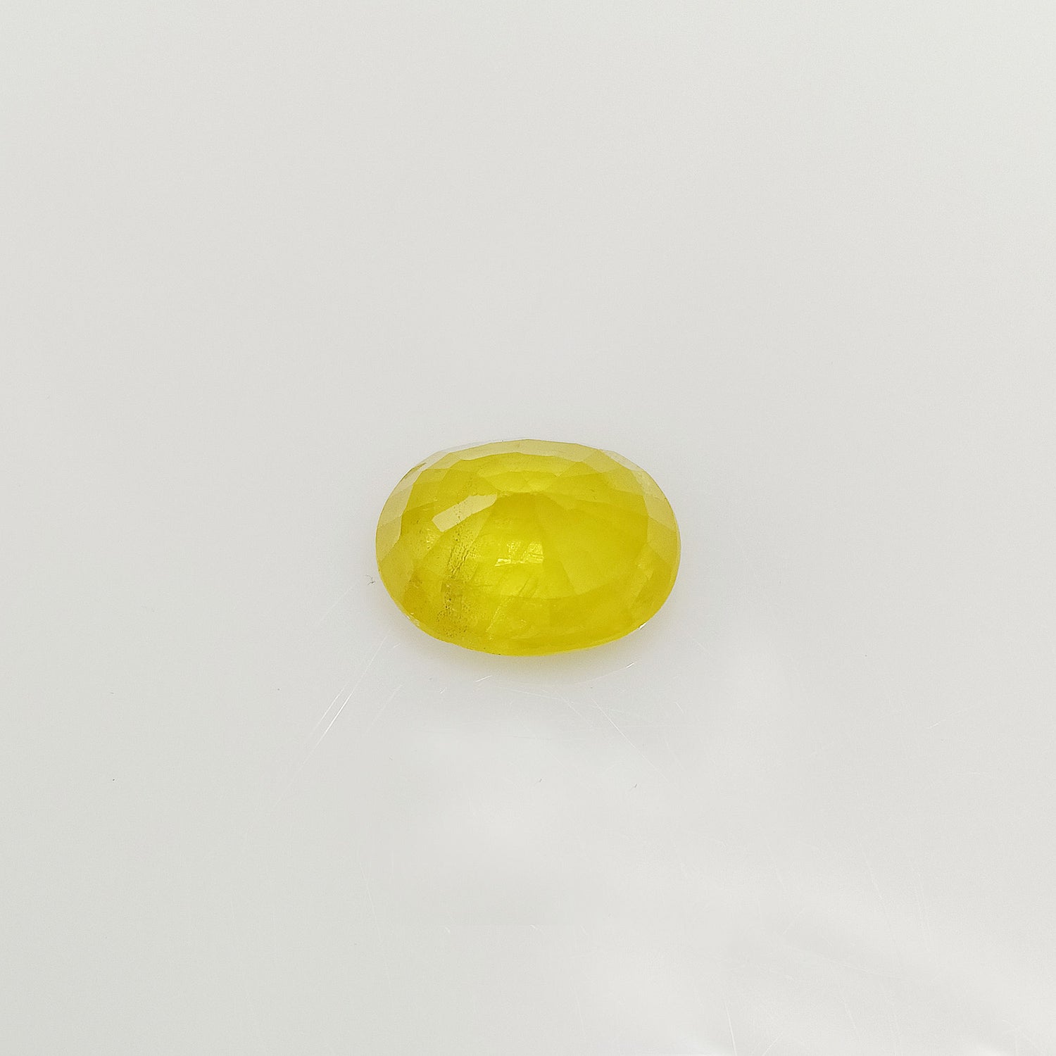 Natural Yellow Sapphire (Nigeria) (Heated) Oval Faceted (4.55 Cts. / 5 Ratti)