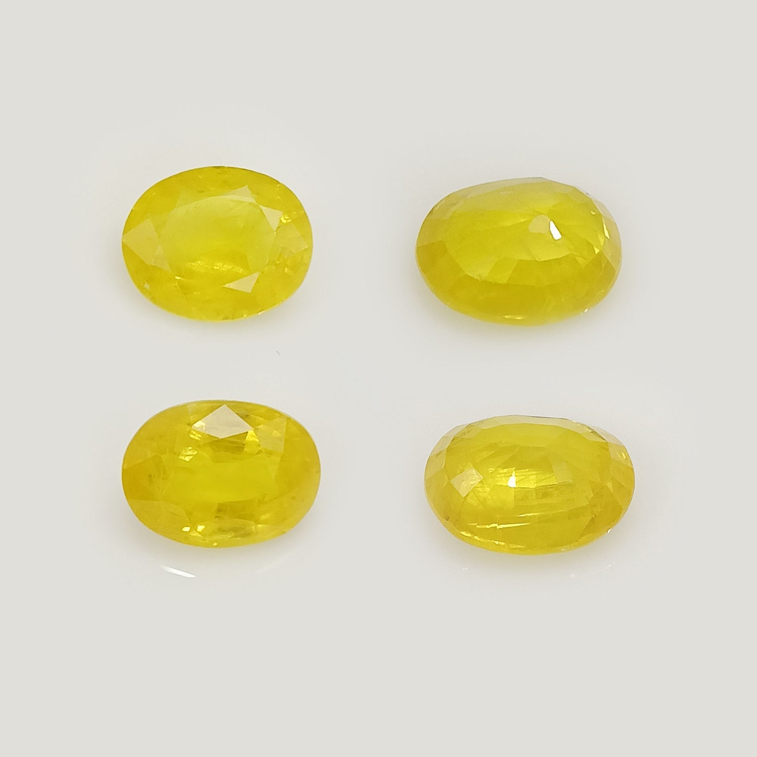 Natural Yellow Sapphire (Nigeria) (Heated) Oval Faceted (4.62 Cts. / 5 Ratti)