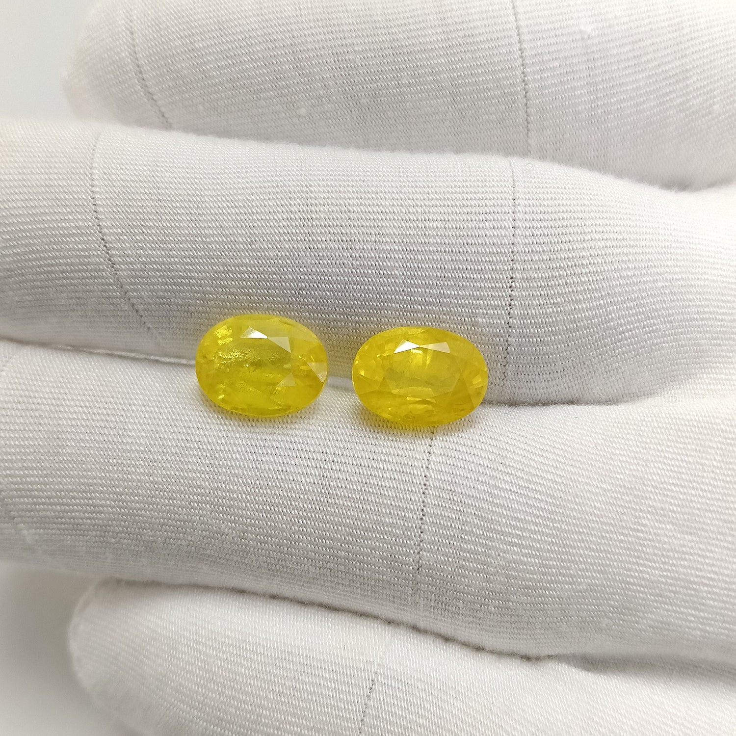 Natural Yellow Sapphire (Nigeria) (Heated) Oval Faceted (4.67 Cts. / 5 Ratti)