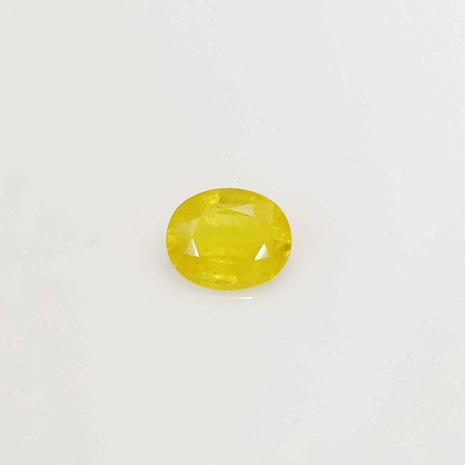 Natural Yellow Sapphire (Nigeria) (Heated) Oval Faceted (4.80 Cts. / 5.25 Ratti)