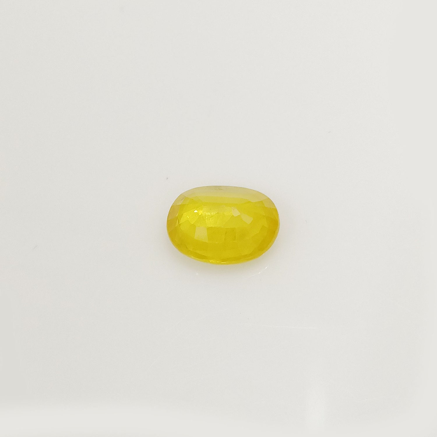 Natural Yellow Sapphire (Nigeria) (Heated) Oval Faceted (4.80 Cts. / 5.25 Ratti)