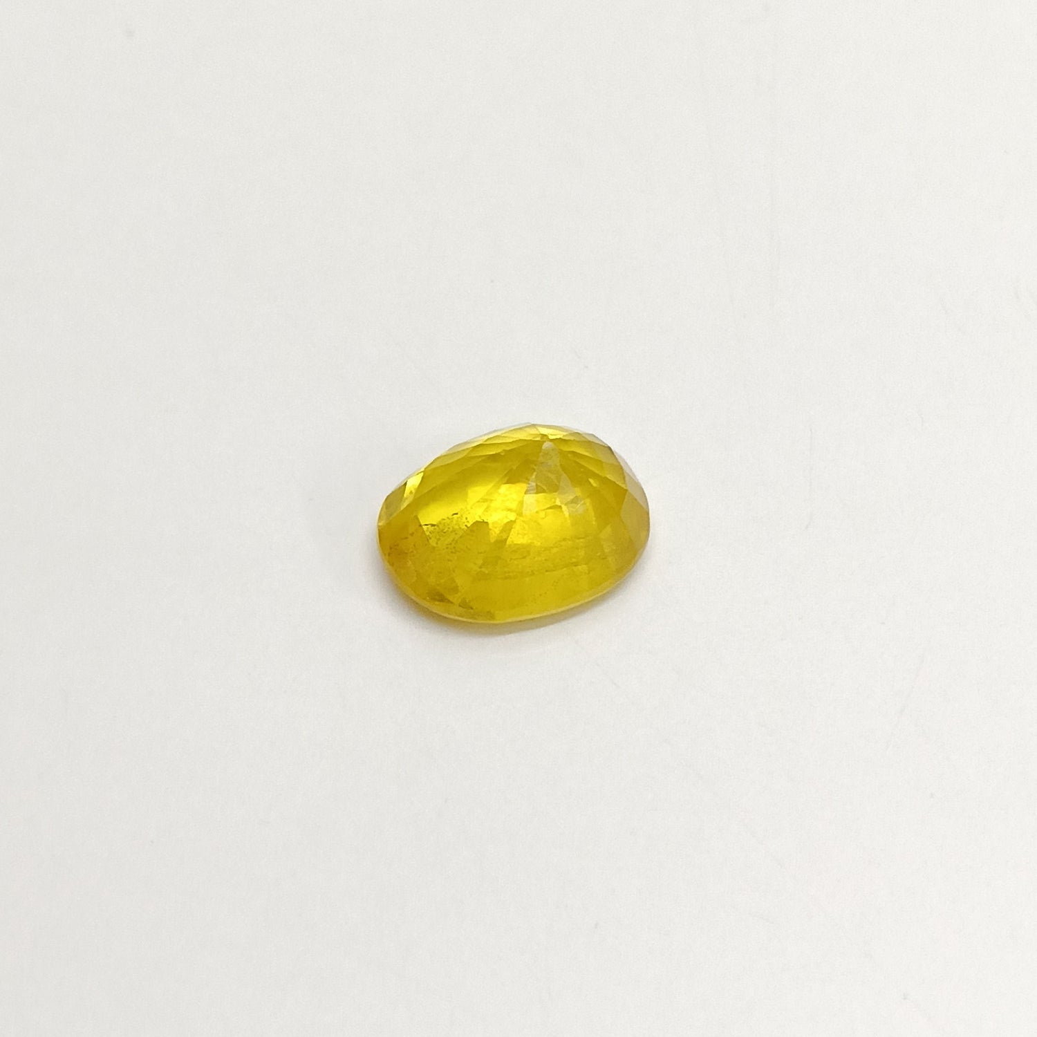 Natural Yellow Sapphire (Nigeria) (Heated) Oval Faceted (5.16 Cts. / 5.50 Ratti)