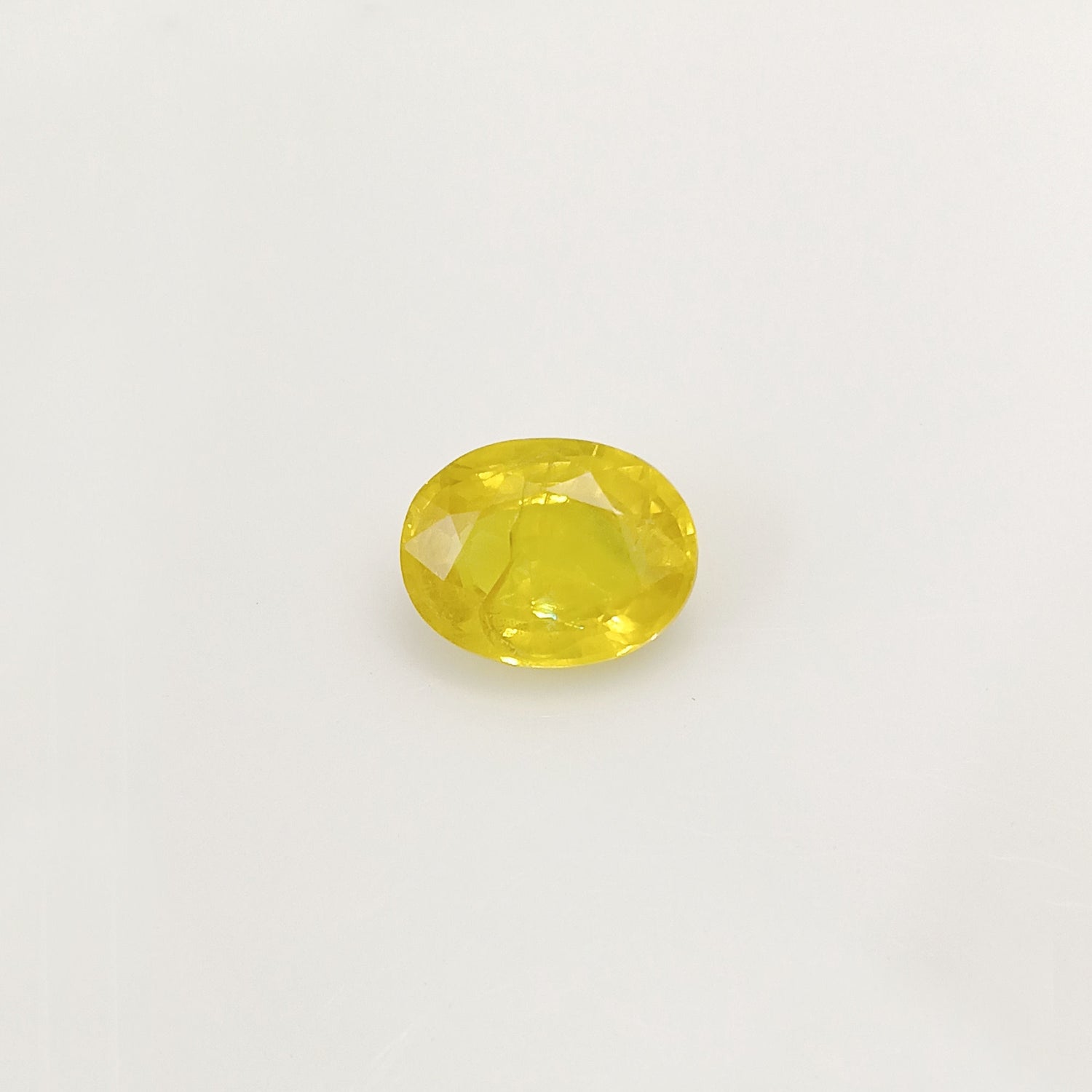 Natural Yellow Sapphire (Nigeria) (Heated) Oval Faceted (5.35 Cts. / 5.75 Ratti)