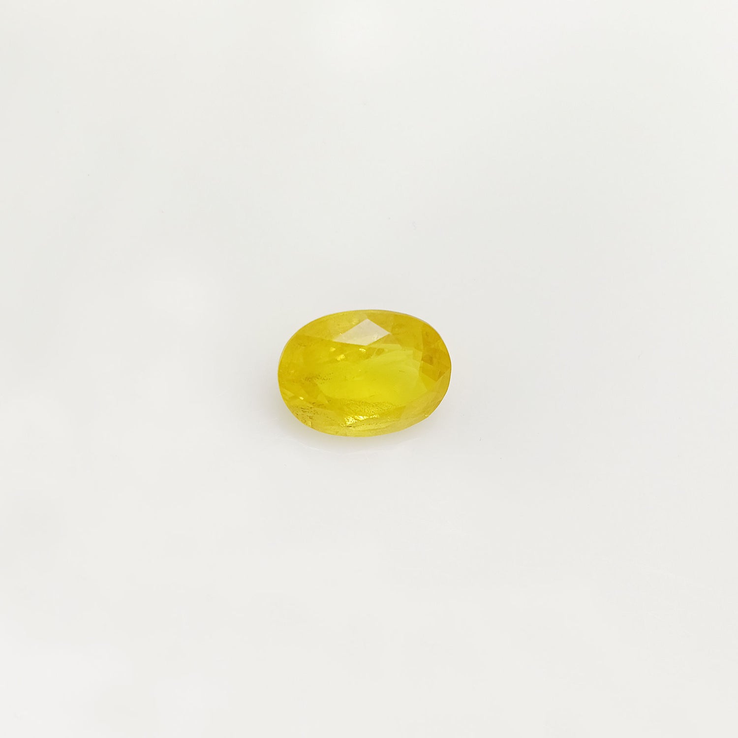 Natural Yellow Sapphire (Nigeria) (Heated) Oval Faceted (5.39 Cts. / 6 Ratti)