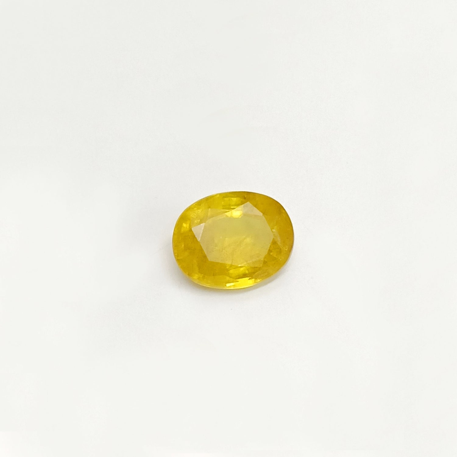 Natural Yellow Sapphire (Nigeria) (Heated) Oval Faceted (6.27 Cts. / 6.75 Ratti)